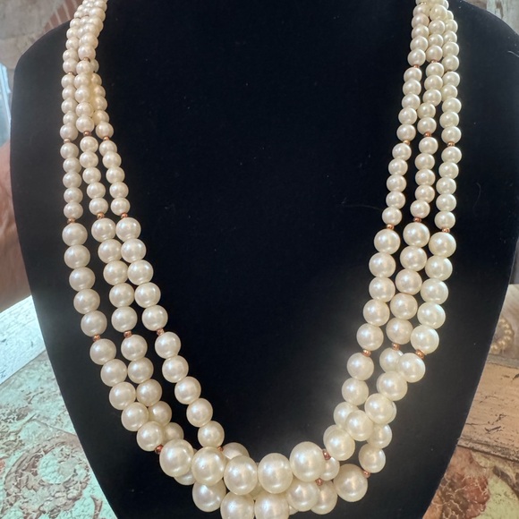 Beautiful Elegant Pearl Necklace 24 inch.Exc Condition Lux Item - Picture 8 of 9